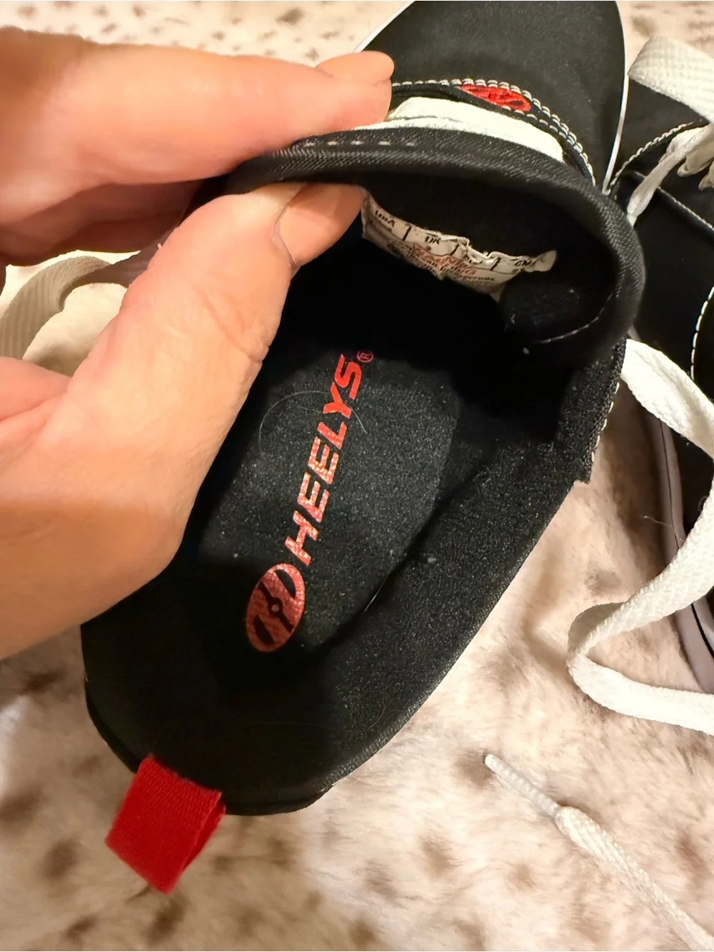 Heelys Youth Size 3 Black & Red Sneakers Canvas Tennis Shoes Skates - Boys Girls - Picture 8 of 9